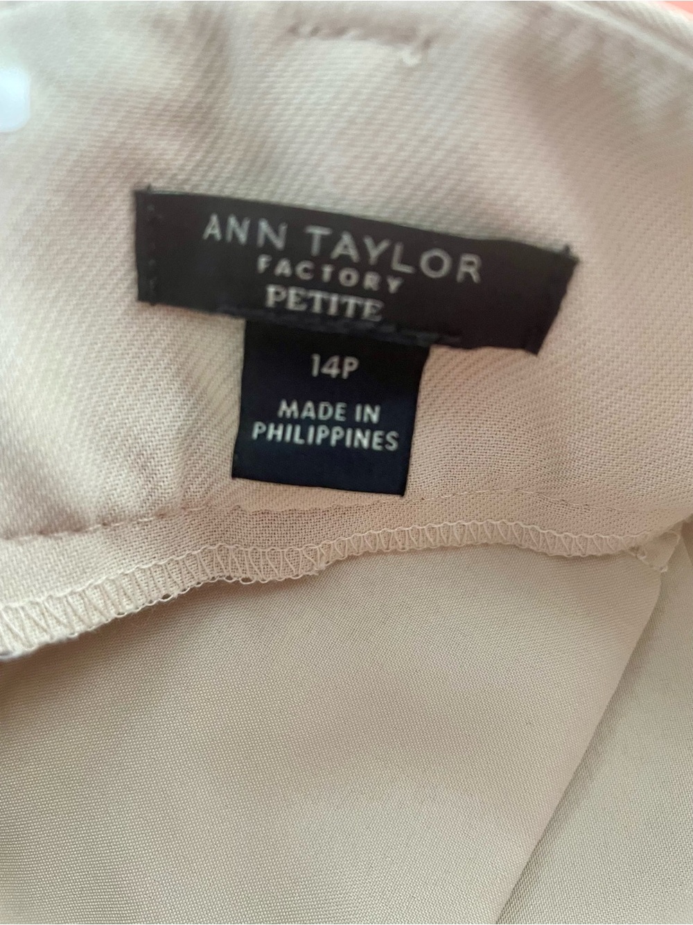 Ann Taylor Petite Light Cream Ankle Length Dress Pants - Picture 3 of 6